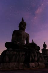 big-buddha-stature-with-milky-way-galaxy-night-sky-public-thailand-nakhon-si-thammarat-province_37803-2472