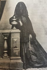 woman-in-black
