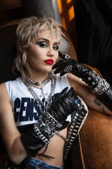 miley-cyrus-plastic-hearts-new-york-city-2020mick-rock-932278_750x
