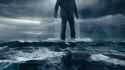 Hailuo_Video_A colossal man the size of a s_401284128763912193_thumb.jpg