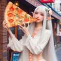 eating_pizza_c8cc4c_thumb.jpg
