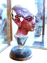 Tutankhamun_emerging_from_lotus_flower
