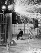 Aktivnost_Kultura_heroSmall_Nikola_Tesla,_with_his_equipment_Wellcome_M0014782_sm_135753