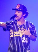 BrunoMars24KMagicWorldTourLive_(cropped)