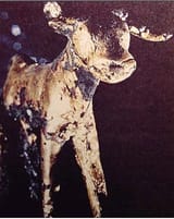 gold_leaf_bull_phoenician