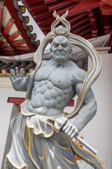 the-nio-statue-one-of-two-wrathful-and-muscular-guardians-of-the-buddha-standing-at-the-entrance-of-buddha-tooth-relic-temple-in-singapore-chinatown-in-the-form-of-frightening-wrestler-like-statue-700-274763337