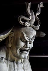 nio-statue-3